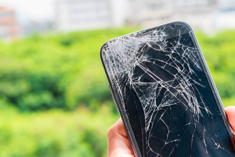 Cuánto cuesta cambiar la pantalla de un celular